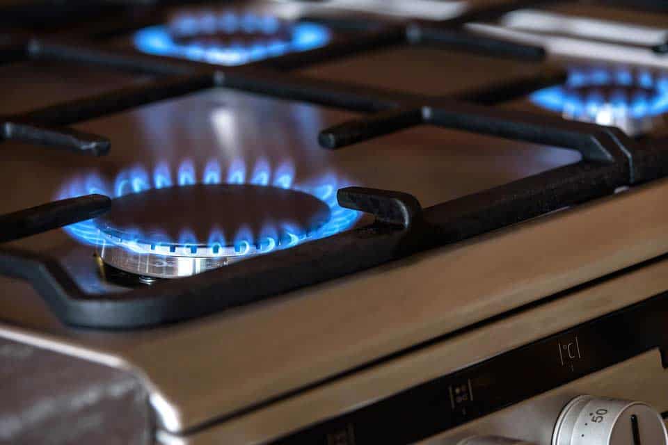 Energiesparen im Haushalt - Bein Gasherd die Flamme richtig einstellten